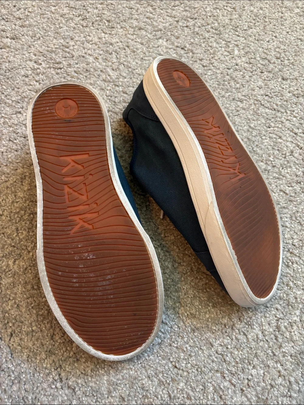 Kizik Men's Irvine Dark Blue Lace-Up Sneakers- Slip ons Worn Once size 10.5
